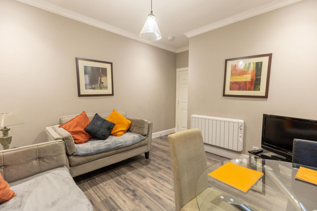 Two Bedroom Apartment Within Walking Distance To City Centre エディンバラ エクステリア 写真