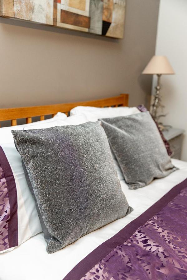 Two Bedroom Apartment Within Walking Distance To City Centre エディンバラ エクステリア 写真
