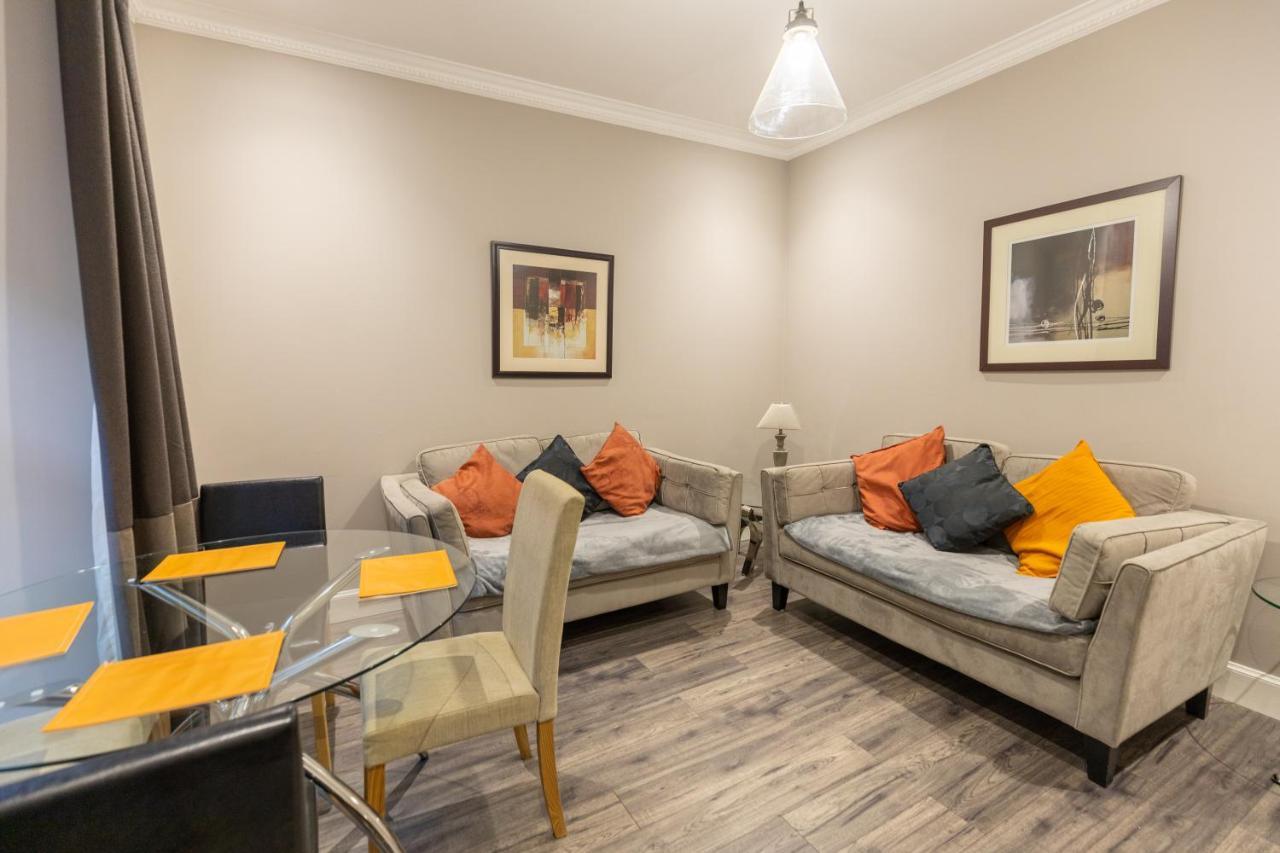 Two Bedroom Apartment Within Walking Distance To City Centre エディンバラ エクステリア 写真